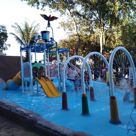 Aldeia Do Lago C204- Com Cozinha , Churrasqueira E Bebidas Liberadas No Parque Aquatico, Internet Banda Larga, Ponto Recarga De Carro Eletrico Caldas Novas Eksteriør bilde
